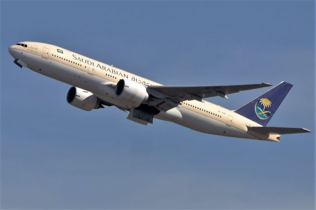 Boeing 777-200 (HZ-AKF) - Saudi Arabia 777-200 SVA7097 (HZ-AKF) departing off of 4R heading to LAX.