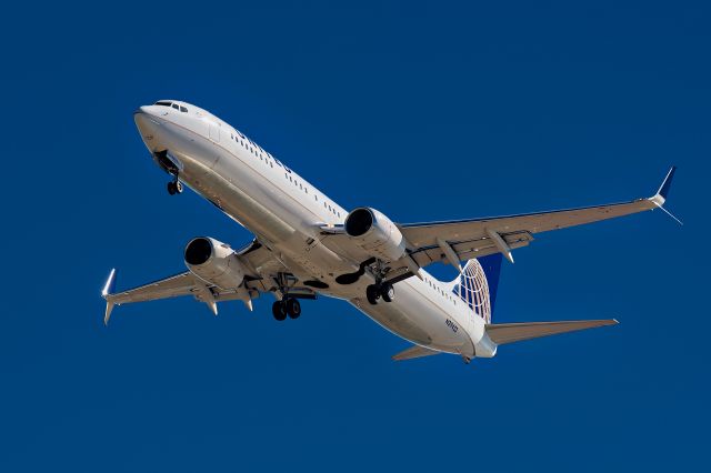 Boeing 737-900 (N39423) - Beautiful aircraft