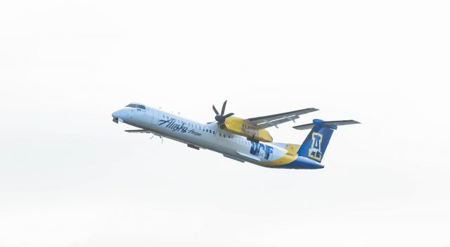 de Havilland Dash 8-400 (N441QX)