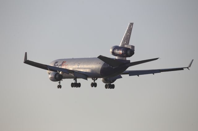 Boeing MD-11 (N586FE)