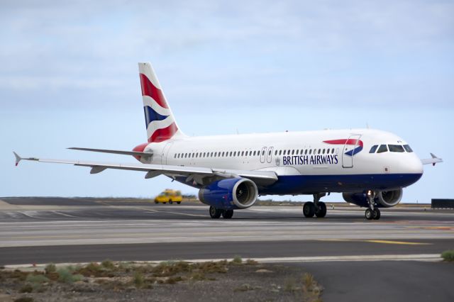Airbus A320 (G-GATP)