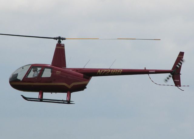Robinson R-44 (N721BB) - Landing at Downtown Shreveport.