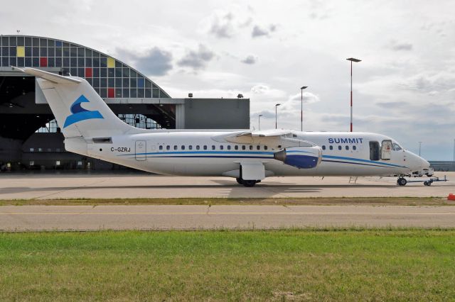 Avro RJ-100 Avroliner (C-GZRJ)