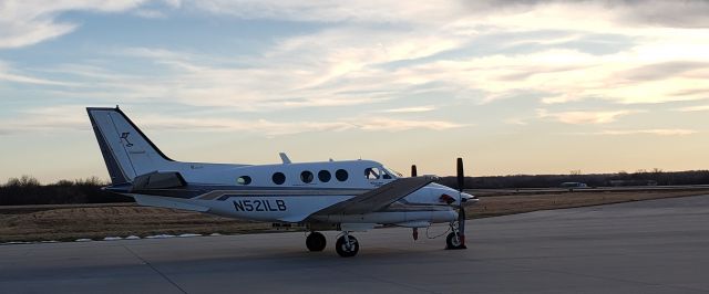 Beechcraft King Air 90 (N521LB)