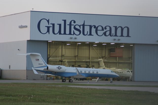 Gulfstream Aerospace Gulfstream V (N90404) - Gulfstream G-5 undergoing maintenance in Appleton, WI Gulfstream Facility