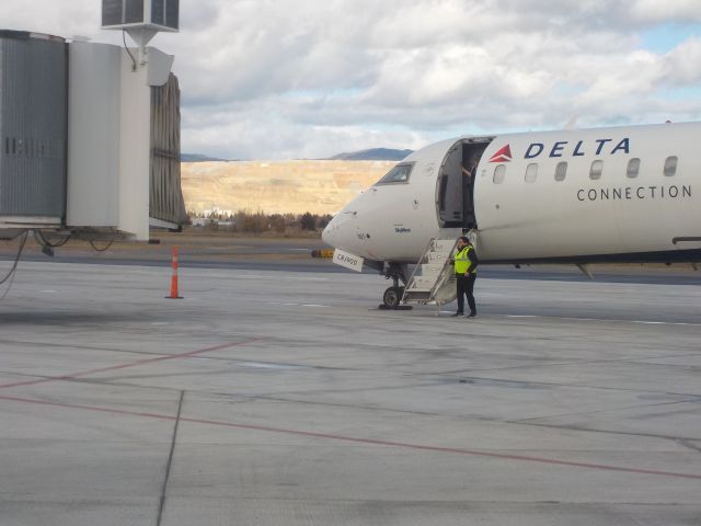 Canadair Regional Jet CRJ-900 (N161PQ)