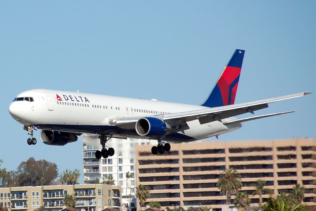 BOEING 767-300 (N136DL) - Big Delta 767 coming in for a low approach at SAN