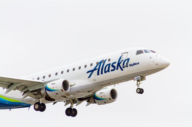 Embraer 175 (N193SY)
