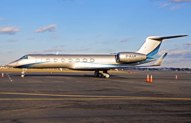 Gulfstream Aerospace Gulfstream V (D-AJJK) - An immaculate and stylish German G5 @ Signature Flight Support