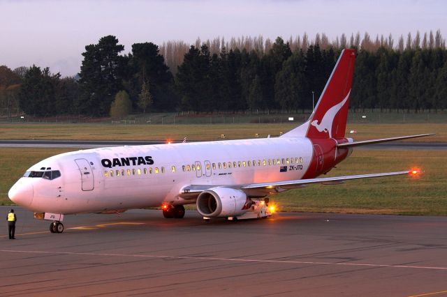 BOEING 737-400 (ZK-JTQ) - from my April 2007 archives