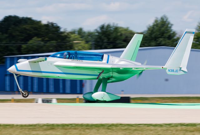 RUTAN Long-EZ (N38JD)