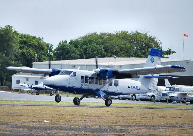 De Havilland Canada Twin Otter (N288SA) - Seaborne Airshuttle De Havilland Canada DHC-6-300 Twin Otter/VistaLiner N288SA (cn 389)  San Juan - Fernando Luis Ribas Dominicci (Isla Grande) (SIG / TJIG) Puerto Rico, 8-23-2009  Photo: Tomás Del Coro