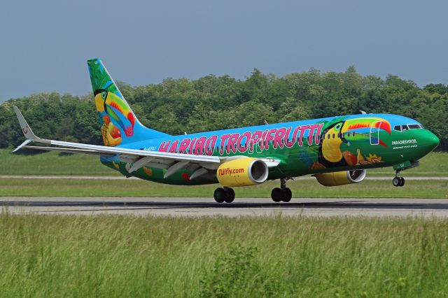 Boeing 737-800 (D-ATUJ) - "Haribo Tropifrutti" livery