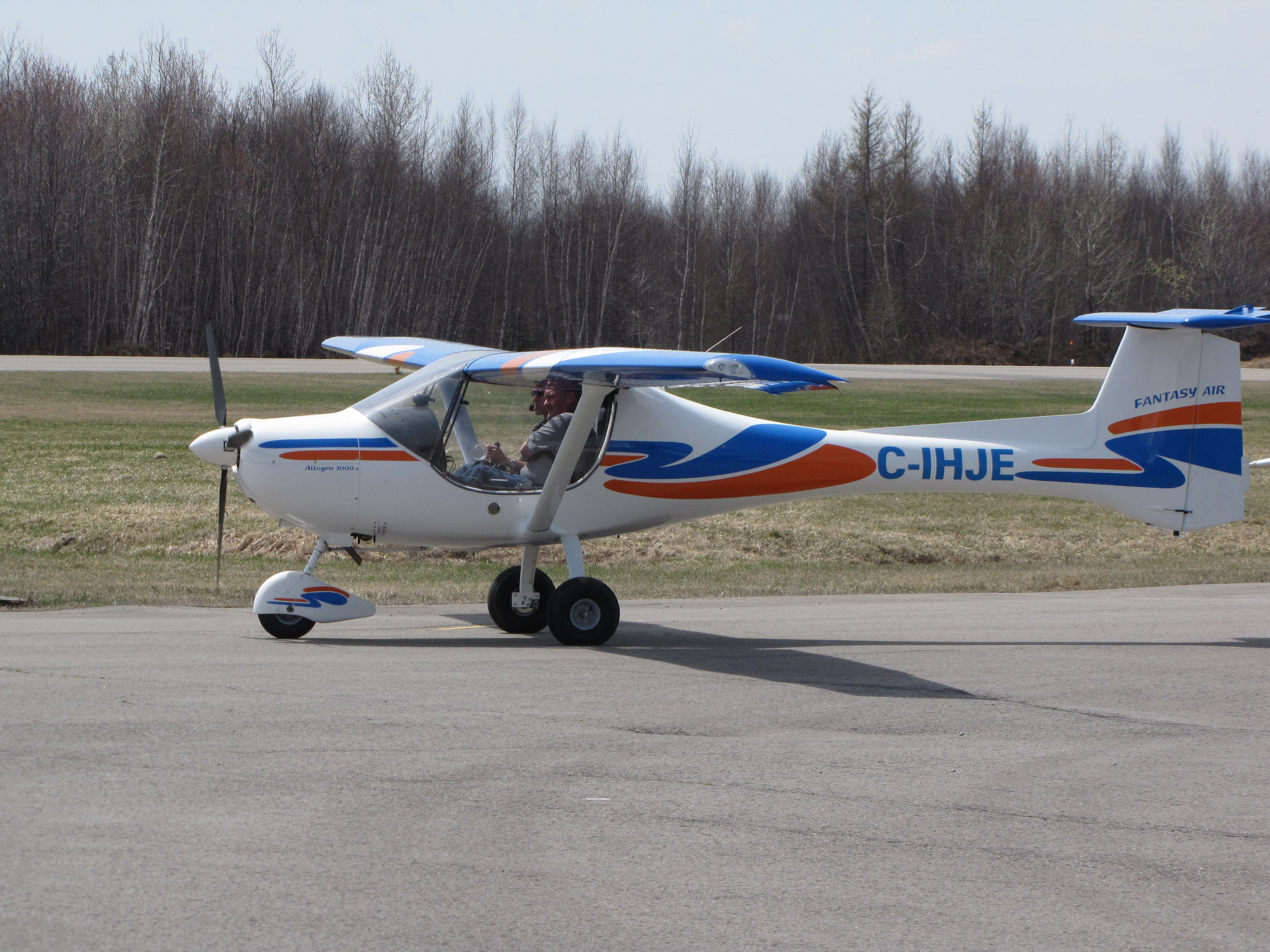 C-IHJE — - Salon de laviation virtuelle du Québec Aéroport de Lachute CSE4 le 25-04-2009 Allegro 2000.