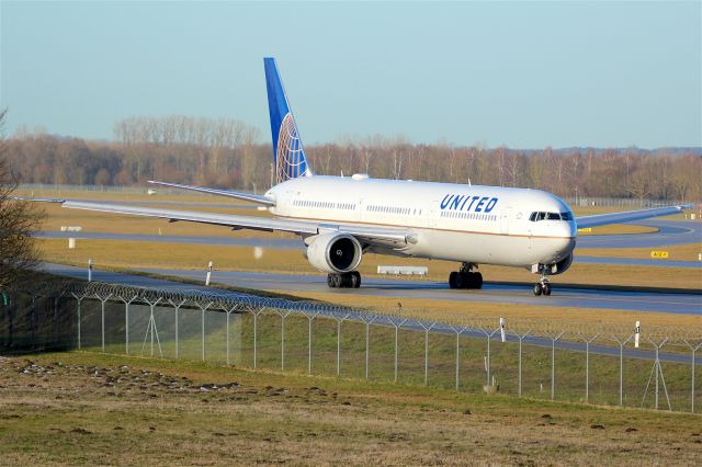 BOEING 767-400 (N59053)