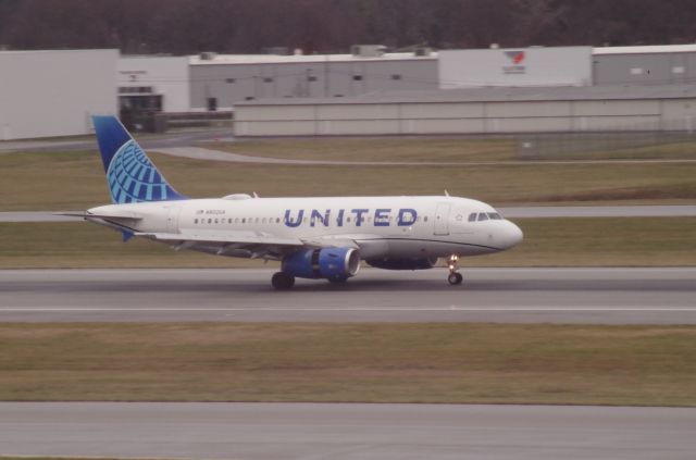Airbus A319 (N802UA) - UA1460 landing 10L 12/29/24
