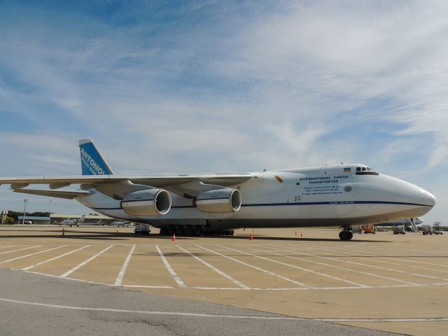 Antonov An-124 Ruslan (UR-82072)