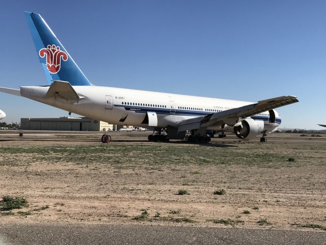 Boeing 777-200 (B-2057)