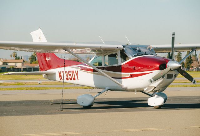 Cessna Skylane (N735DY)