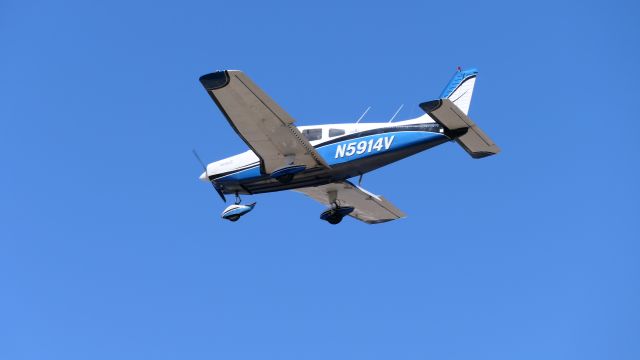 Piper Cherokee (N5914V)