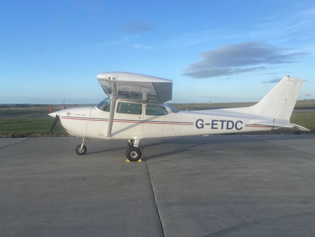 Cessna Skyhawk (G-ETDC) - 20 DEC 2020. Strong crosswind at Wick.