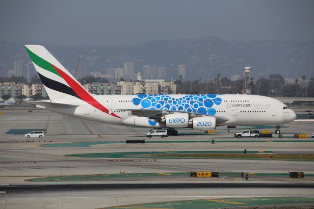 Airbus A380-800 (A6-EOF)