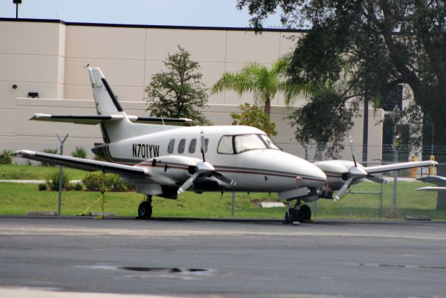 Rockwell Commander 710 (N701YW) - 3-Aug-15.