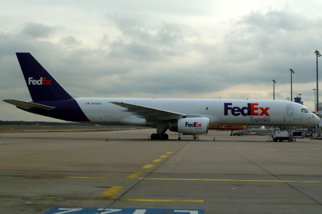 Boeing 757-200 (N919FD)