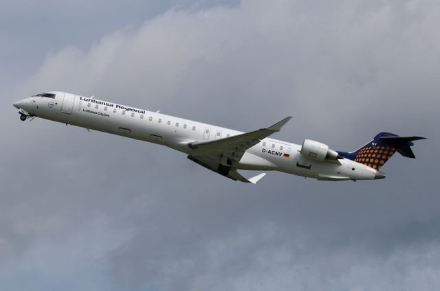 Canadair Regional Jet CRJ-900 (D-ACNV)