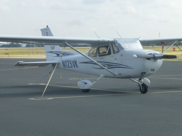 Cessna Skyhawk (N123VK)