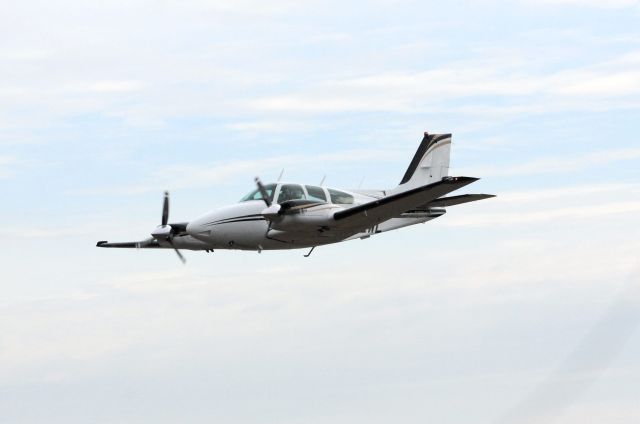 Beechcraft 55 Baron (N12WL) - beautiful airplane