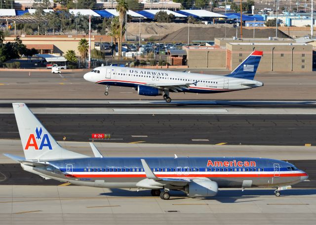 Boeing 737-800 (N913NN)