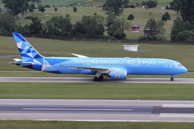 Boeing 787-9 Dreamliner (A6-BND)