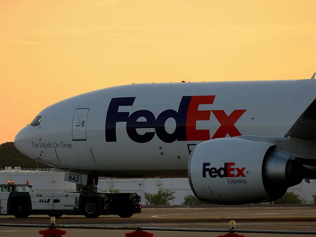 BOEING 777-200LR (N842FD) - I take a picture on Jul 14, 2017.br /FX060/14