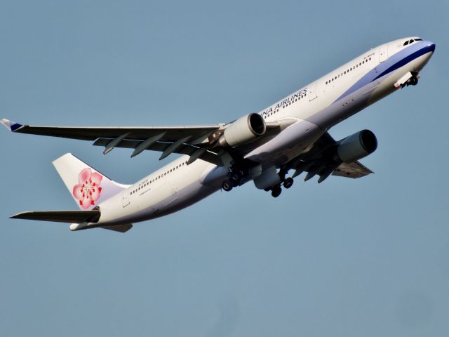 Airbus A330-300 (B-18316)