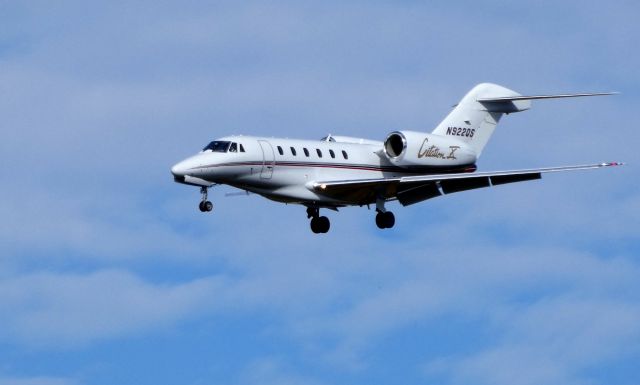 Cessna Citation X (N922QS) - On final is this Cessna Citation X in the Autumn of 2018.