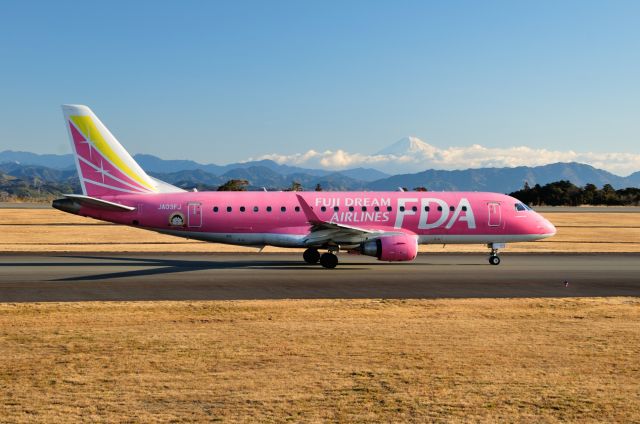 Embraer 170/175 (JA03FJ) - Mt.Fuji and Fuji Dream Airlines.