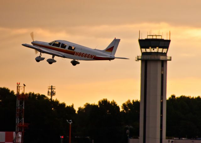 Piper Saratoga (N8666N)