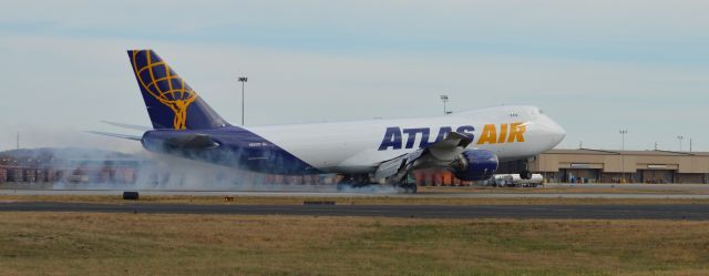 BOEING 747-8 (N855GT) - Atlas Air 747-8F N855GT landing on Runway 18L at Huntsville International Airport.