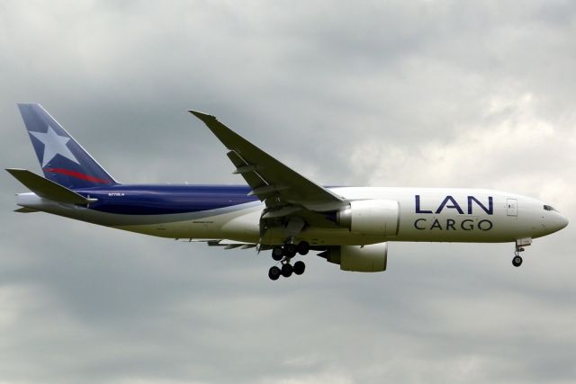 Boeing 777-200 (N778LA)