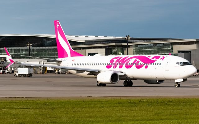 Boeing 737-800 (C-FPLS)
