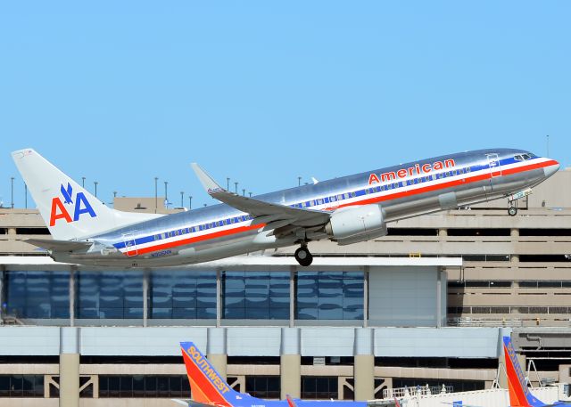 Boeing 737-800 (N906NN)