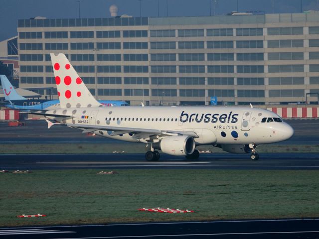 Airbus A319 (OO-SSS)