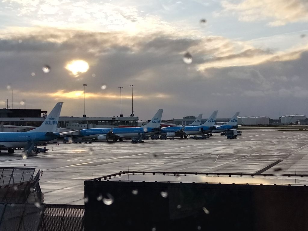 — — - EHAM Rainy Morning 2 nov 2019