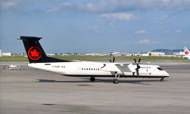 de Havilland Dash 8-400 (C-GGNF) - Air Canada Express De Havilland Canada DHC-8-402Q C-GGNF in Montréal 