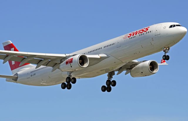 Airbus A330-300 (HB-JHB)