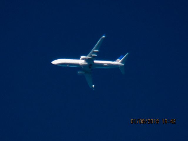 Boeing 737-900 (N69813)