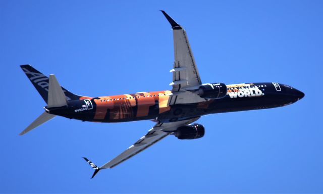 Boeing 737-900 (N492AS)