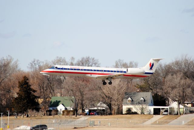 Embraer ERJ-145 (N669MB) - Landing on runway 23 in Des Moines