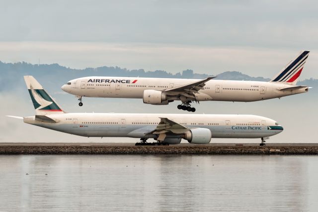 BOEING 777-300 (B-KQN) - 23rd Nov., 2017